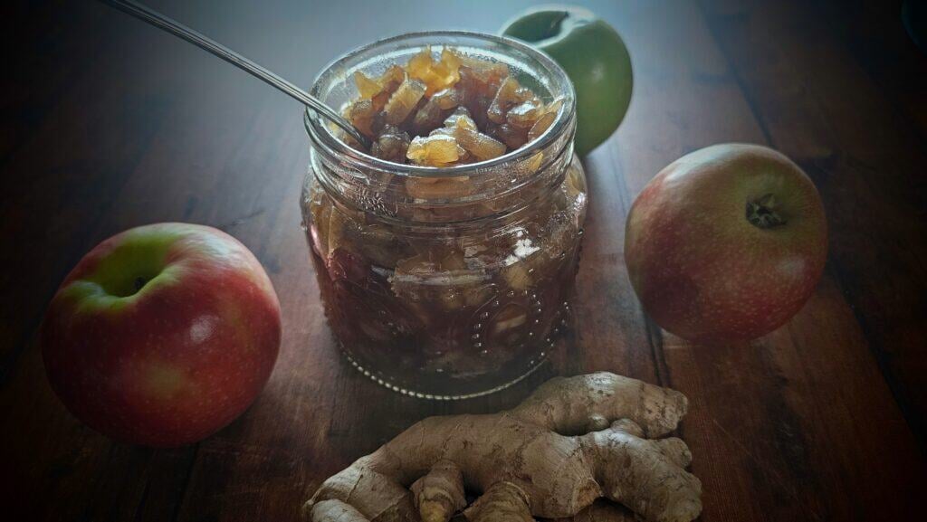 apple and ginger chutney