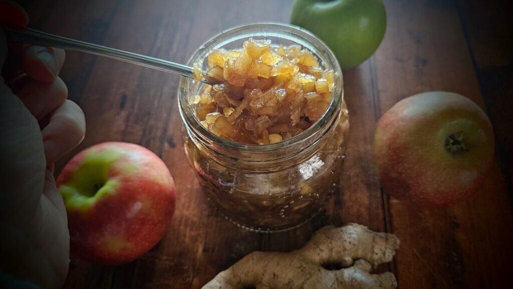 apple & ginger chutney